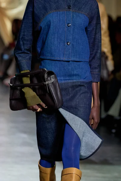Look 48